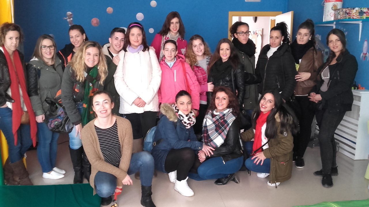 Alumnos de IMEFE visitan las dependencias de Aspace Jaén