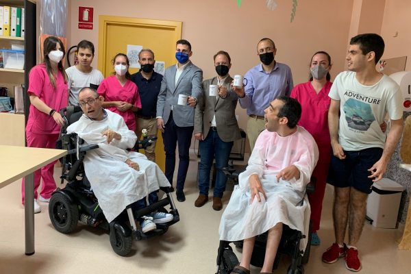 El portavoz de Discapacidad en el Parlamento de Andalucía, Rafael Caracuel visita Aspace Jaén