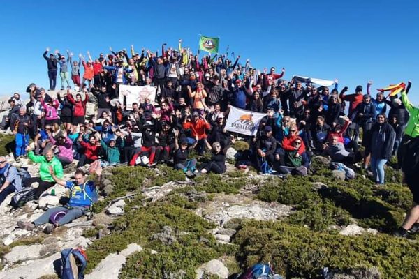 Doscientos montañeros ascienden a Pico Mágina en La Gran Aventura