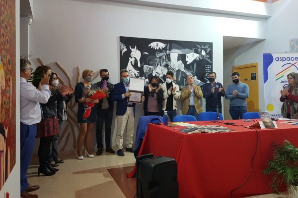 Eladio Fernández presenta el libro “Sueños de uno, para el despertar de otros”