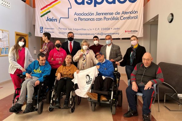 Karina expande cariño en ASPACE y hace un donativo para nuevos proyectos