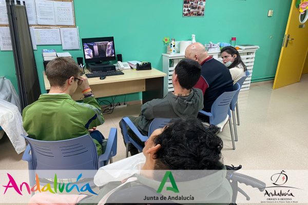 Los chic@s del Centro de Día ven un documental sobre la Necrópolis de Cerrillo Blanco