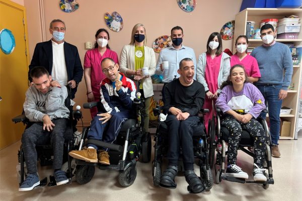 Grupo AVANZA encarga 500 tazas para su nueva sede en Geolit