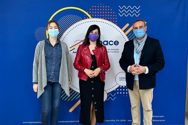 Laura Nieto, alcaldesa de Valdepeñas de Jaén visita ASPACE