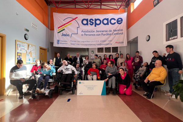 Profesionales de Aguas Sierras de Jaén donan 5.000€ a ASPACE