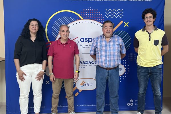 La subdirectora de Tratamiento del Centro Penitenciario de Jaén, Cristina García visita ASPACE