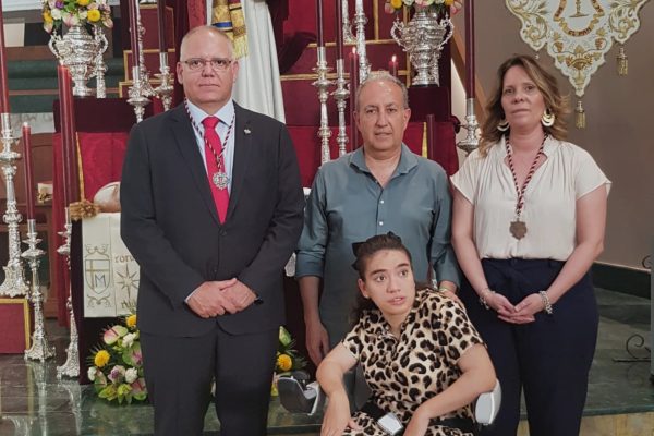 La Hermandad de la Santa Cena nos hace entrega del donativo del I Concurso de Dibujo “La Semana Santa de Jaén”