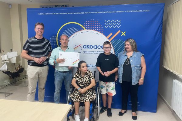 Supremo entrega la recaudación obtenida por el pack especial de AOVE