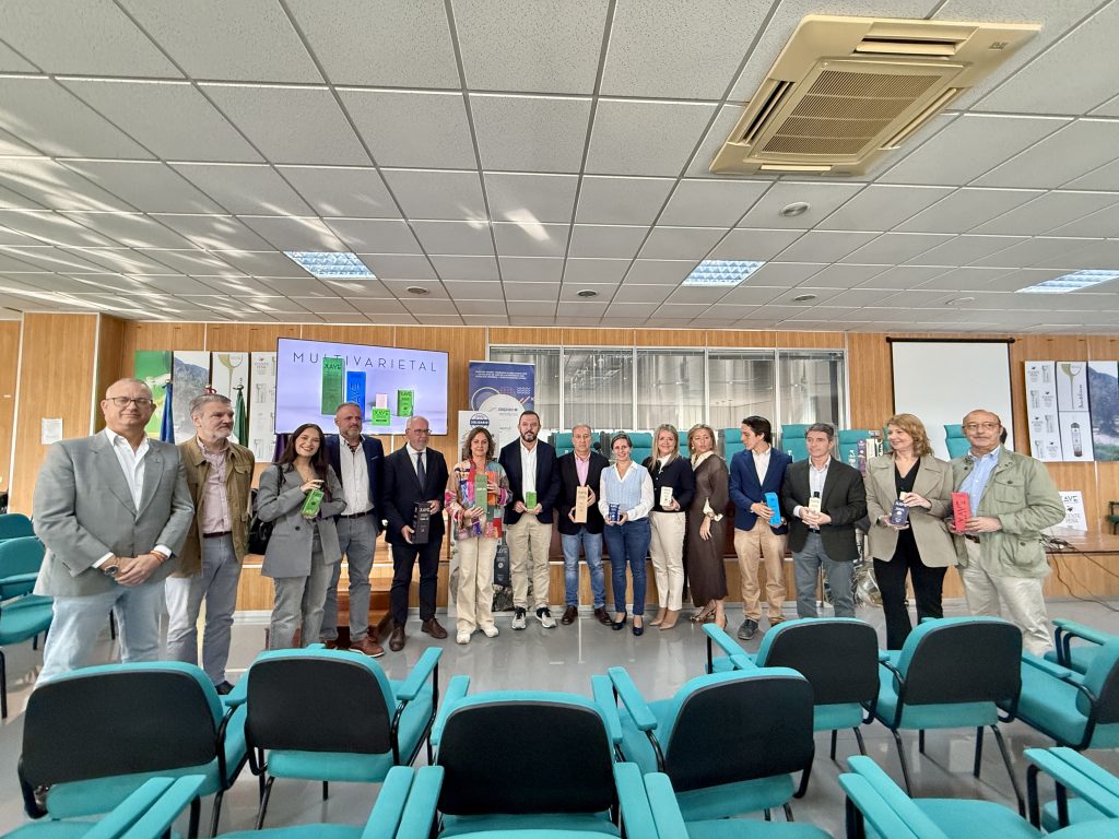 Se presenta el AOVE Xave, una edición solidaria de 5000 botellas a favor de ASPACE