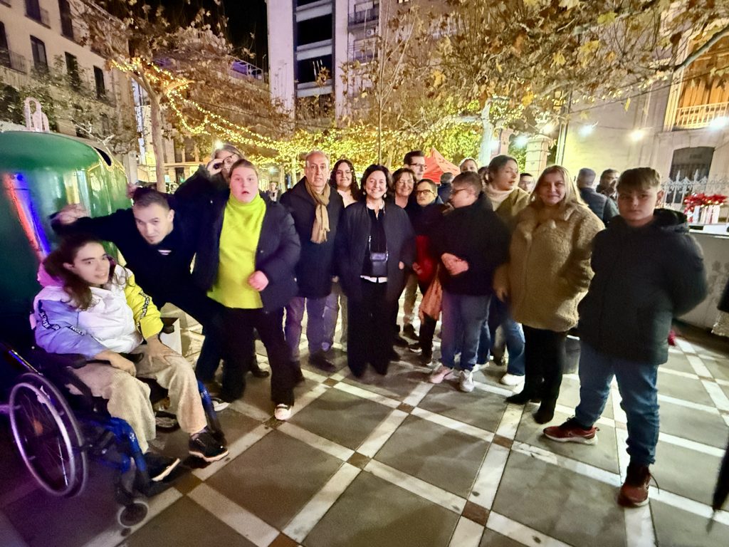 Jaén se vuelca con la Zambomba de la Hermandad de la Buena Muerte