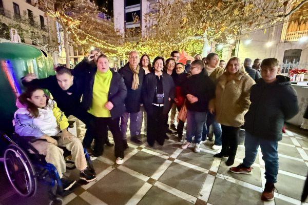 Jaén se vuelca con la Zambomba de la Hermandad de la Buena Muerte